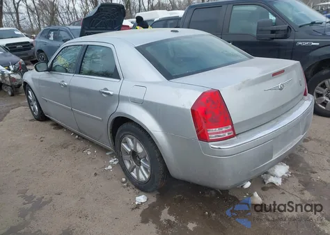 2009 Chrysler 300C Hemi from USA, damaged, VIN 2C3KA63T19H564882